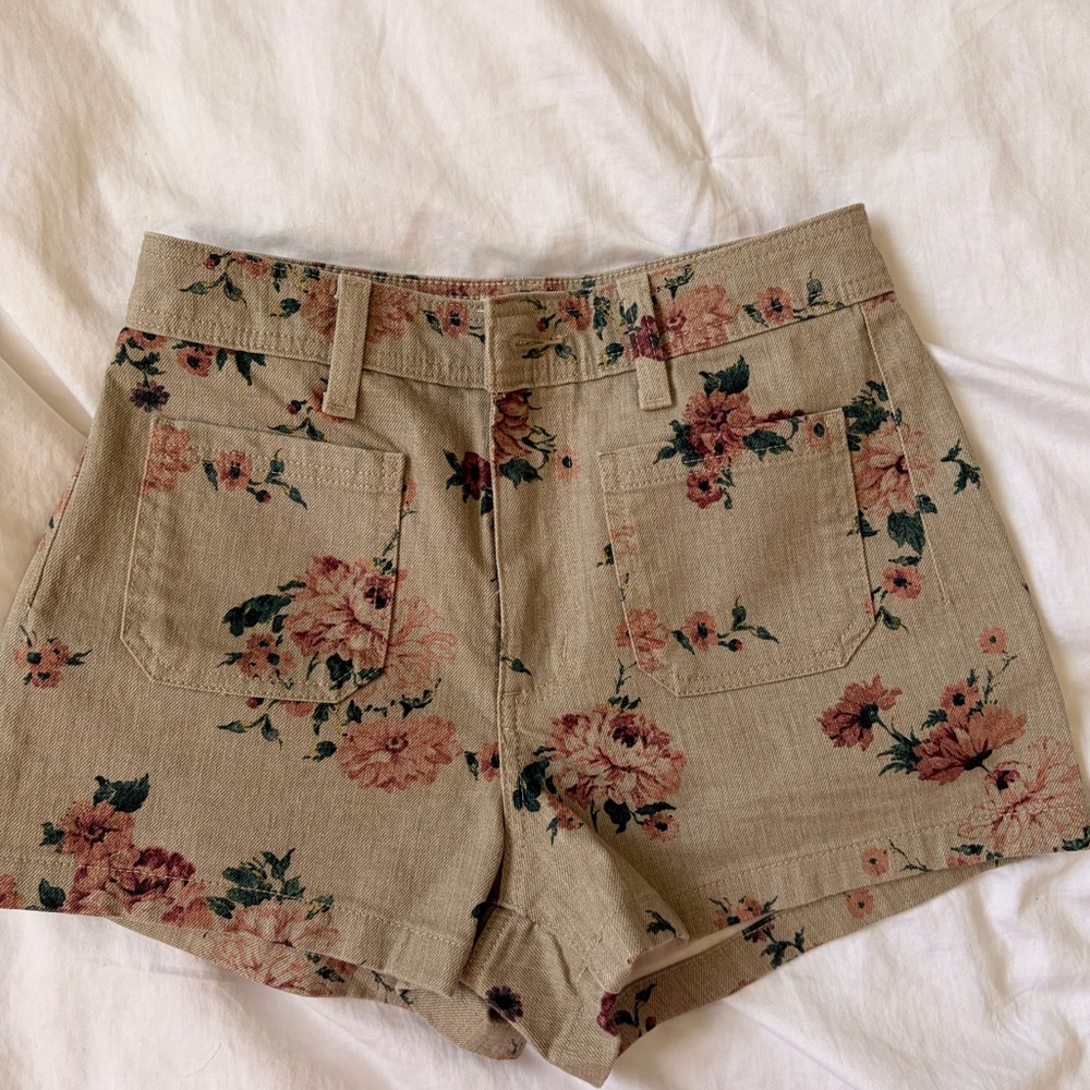 Universal Thread High Waist Floral Shorts - Tan and Pink